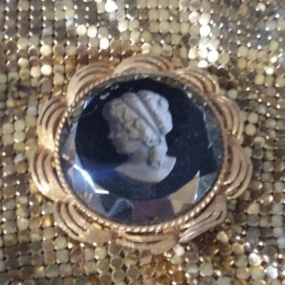 Antique Brooch Cameo